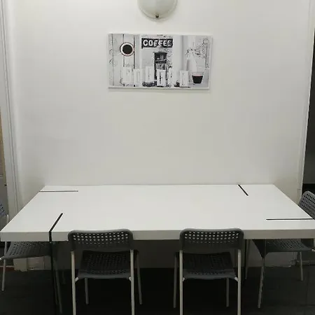 Apatrhostel Brno *